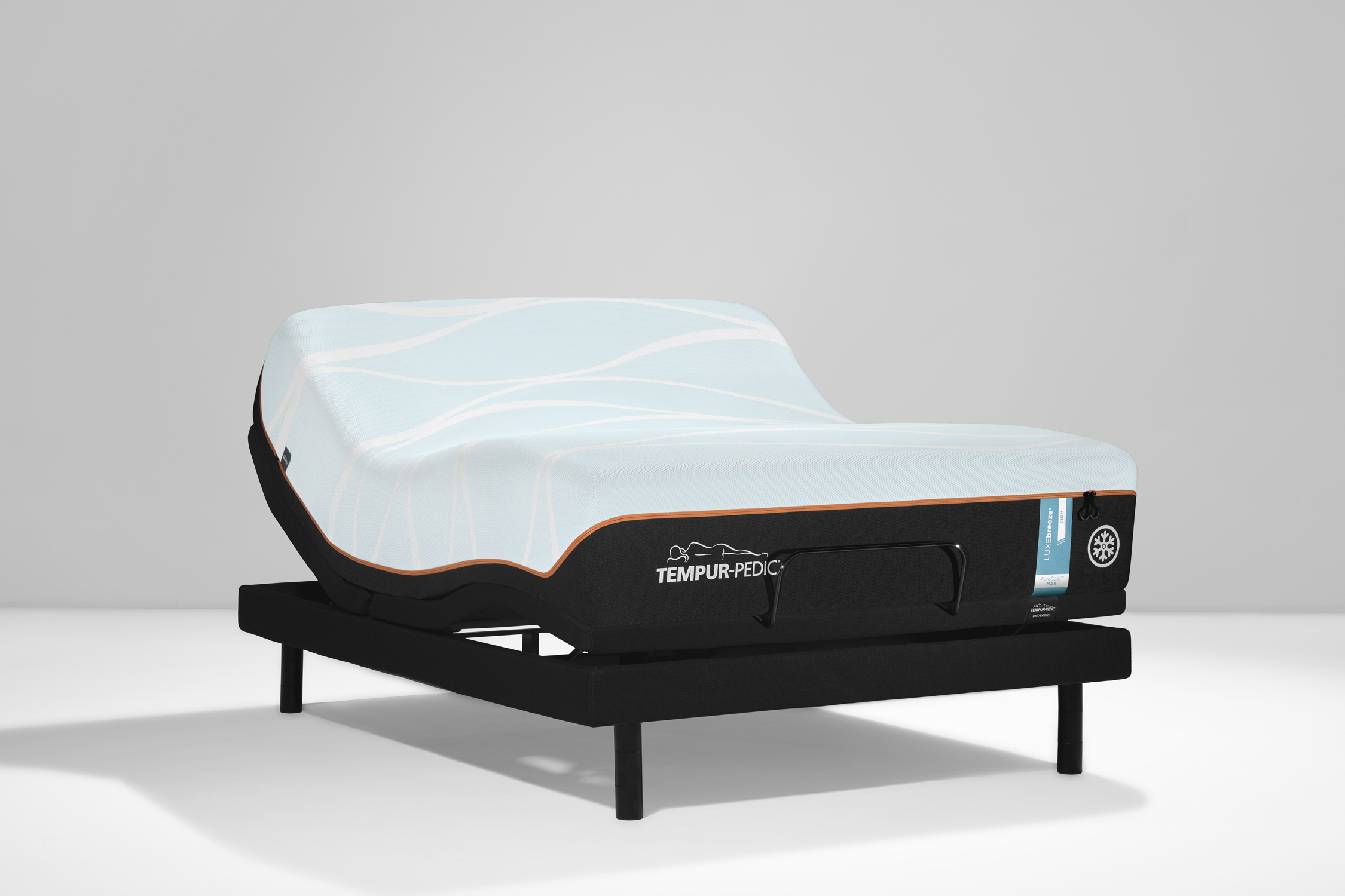 06 Tempurpedic_T4_LuxeBreeze_Firm_SILO_AdjustableBase_ErgoExtend_ThreeQuarter_White_Queen_Aug18_5x7_261218111833692495