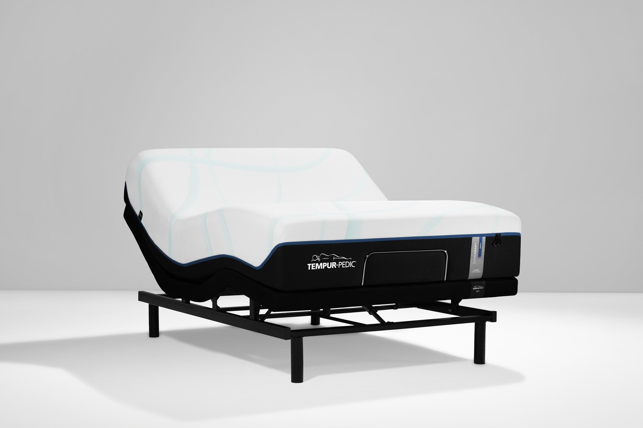 Tempurpedic_T3_LuxeAdapt_Soft_SILO_AdjustableBase_TEMPUR-Ergo_ThreeQuarter_White_Queen_May18_5x7_251218022437138566